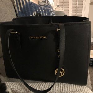 Michael Kors Jet Set Travel Black Purse